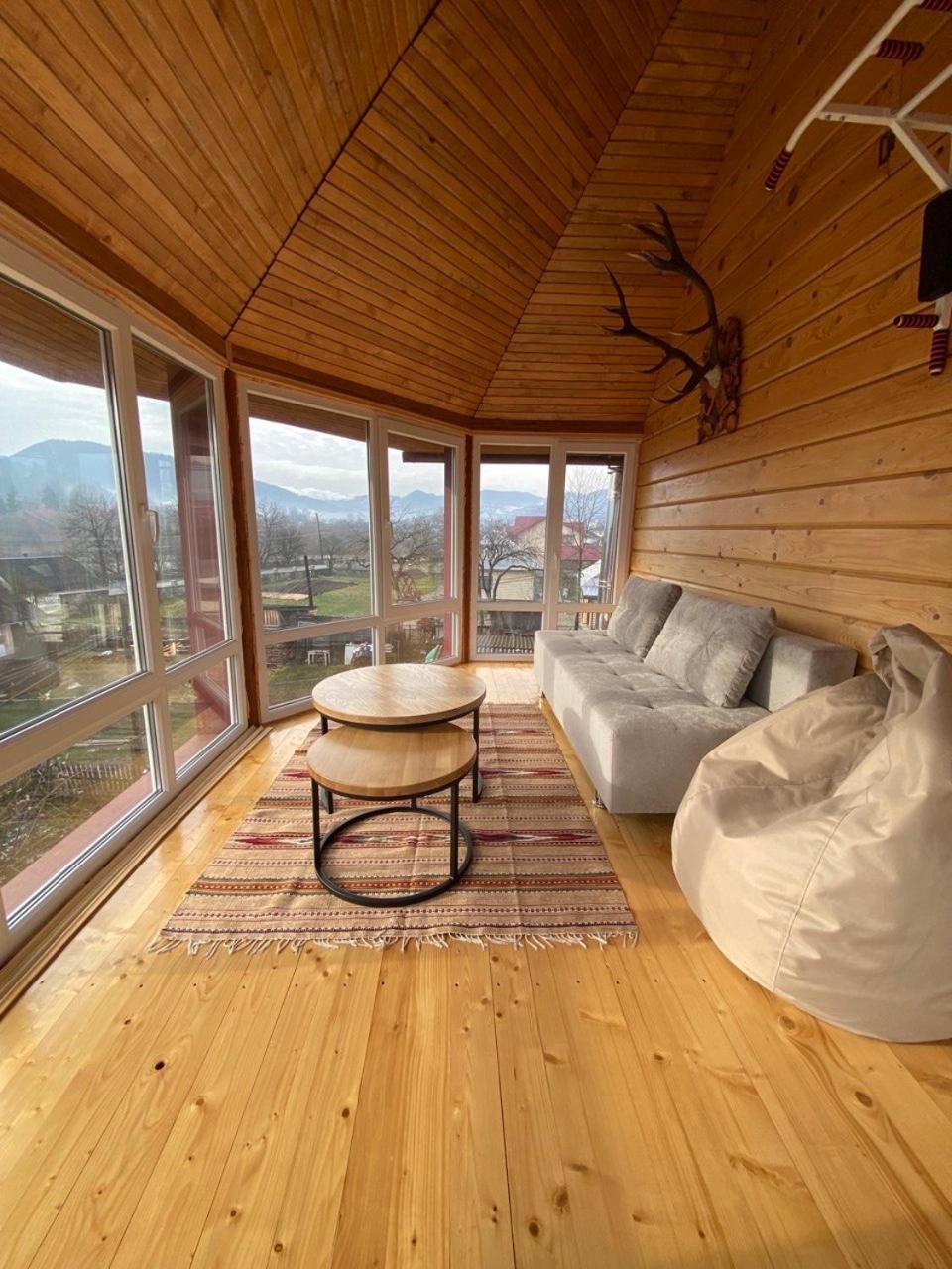 Appartement Domashnya Oselya à Verkhovyna Extérieur photo