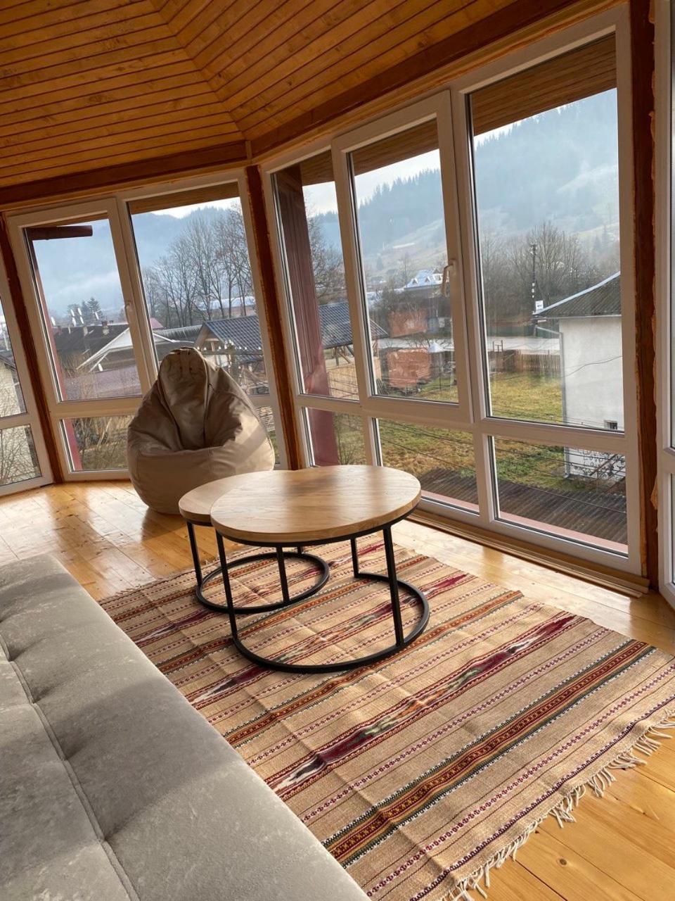 Appartement Domashnya Oselya à Verkhovyna Extérieur photo